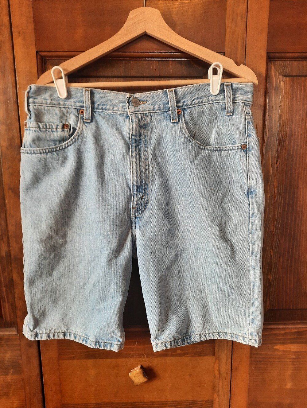 Vintage Y2K Levi's 505 Regular Fit Light Wash Denim Shorts Size 36 *FLAWED*